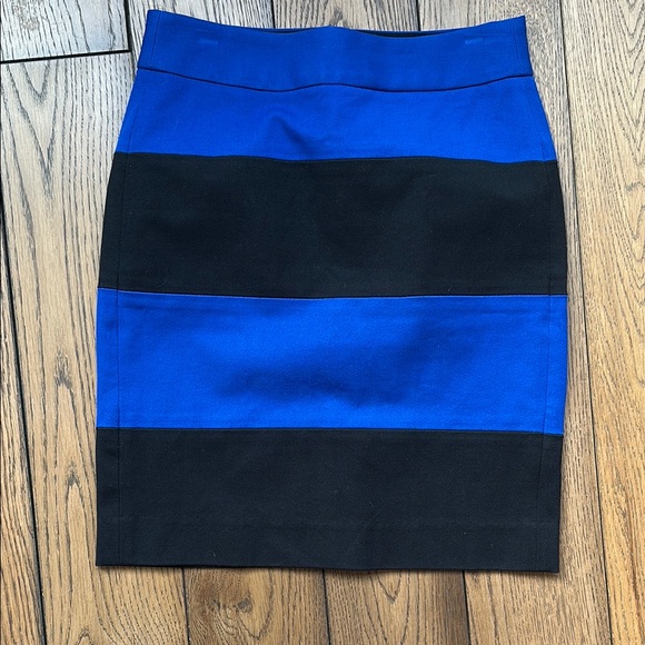 Banana Republic Dresses & Skirts - Banana Blue and Black Women's Skirt